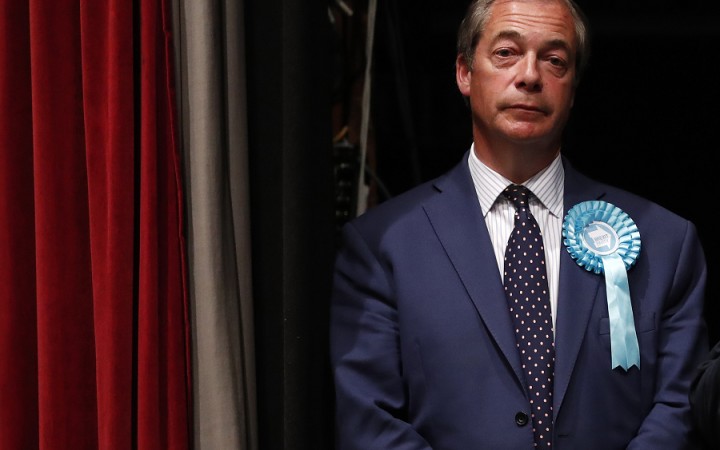 Farageova Strana brexitu pripustil možnosť volebného paktu s Johnsonom