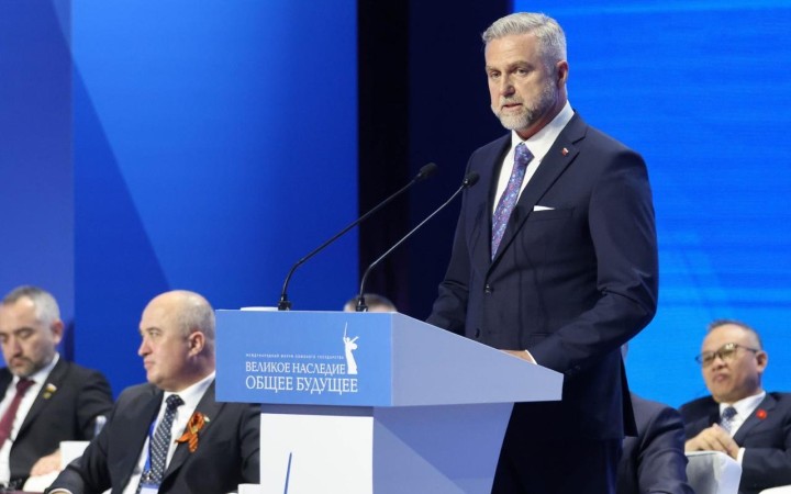 Tibor Gašpar rečnil vo Volgograde, za prejav v ruštine si vyslúžil veľký potlesk