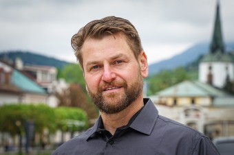 Vždy mal rád konšpirácie, ale titul by som mu nebral. Niekedy je dobré, keď sa ozývajú aj alternatívni lekári