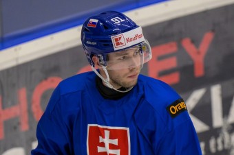 Kapitánom slovenských hokejistov  na majstrovstvách sveta vo Švédsku bude Matúš Sukeľ