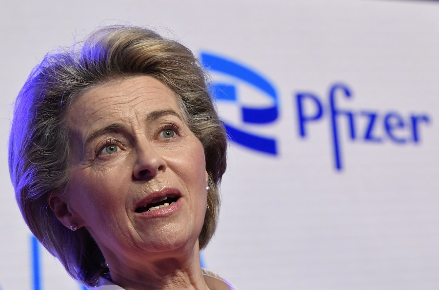 Komisia nemala právo utajiť správy, ktoré si Ursula von der Leyenová vymieňala so šéfom Pfizeru