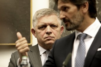 Smer kriminalizuje opozíciu a z Fica robí martýra