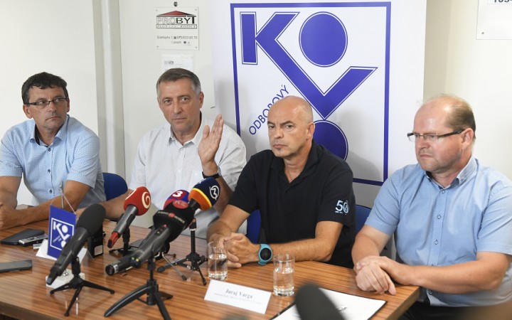 Odbory odmietajú hromadné prepúšťanie v U. S. Steel Košice