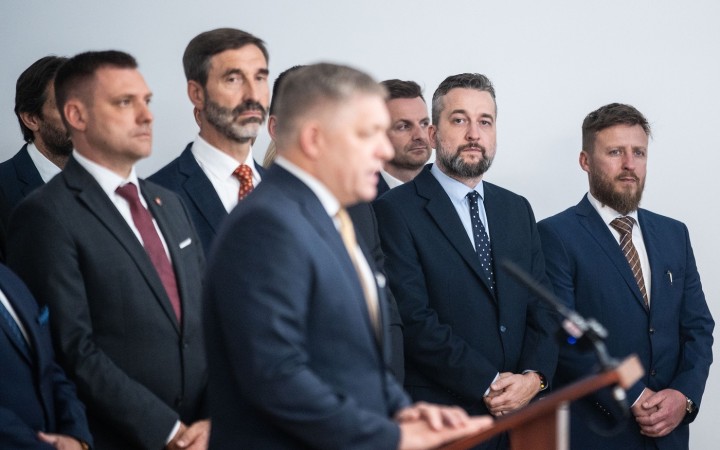 Maďarsko porušenie suverenity nevidelo, Slovensko a Poľsko áno. Šaško rozporuje Ficove tvrdenia