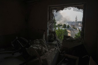 Rusi útočili na Kyjev dronmi aj raketami, v Odese zasiahli pôrodnicu