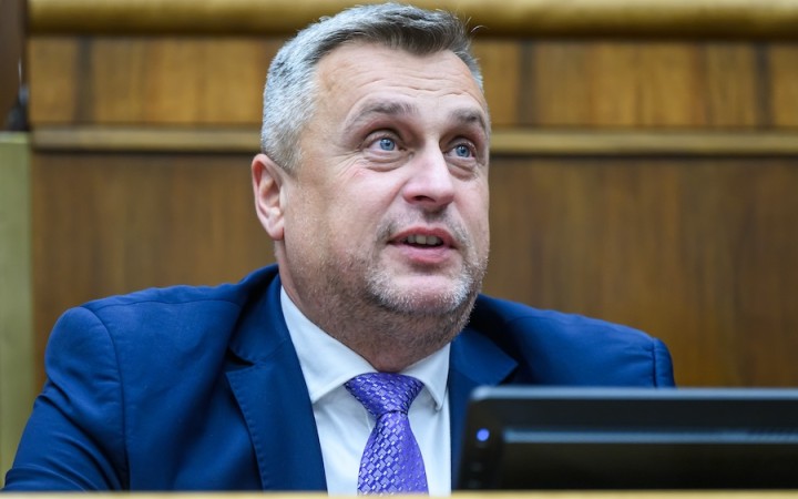 Ficov nápad je racionálny, Smer sa s SNS zbližuje už teraz