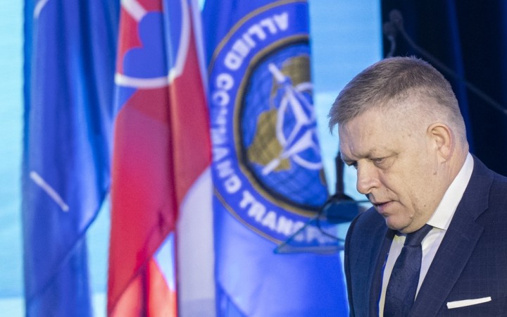 Byť v EÚ a NATO nie je náboženstvo, hovorí Fico. Do roku 2027 výdavky na zbrojenie nezvýši