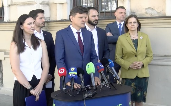 Taraba sa správa ako maďarský agent, hovorí opozícia. Šírite hoaxy, oponuje minister
