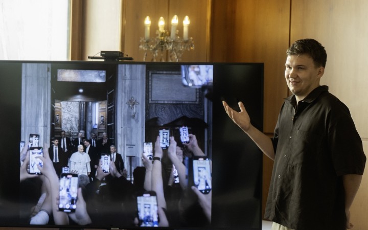 Víťazom Slovak Press Photo sa stal Tomáš Baršváry s fotografiou pápeža Leva XIV.