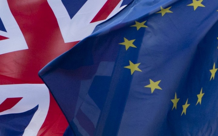 Britská vláda pripravuje balík pomoci pre firmy pre prípad brexitu bez dohody