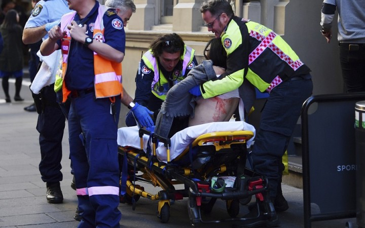 Muž útočil v centre Sydney nožom s pokrikom "Alláhu akbar"