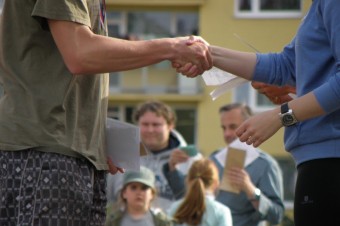 Aj liberál a populista je môj blížny