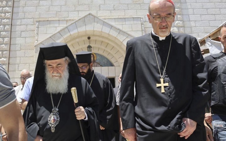 Kardinál Pierbattista Pizzaballa a pravoslávny patriarcha Teofilos III. navštívili v piatok Gazu