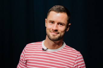 Nemusíte chodiť do fitka, stačia dve dvadsaťkilové jednoručky a neprestať