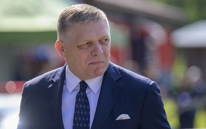 Uráža pamiatku padlých aj utrpenie miliónov rodín. Právo na názor mi nikto nezoberie, reaguje premiér