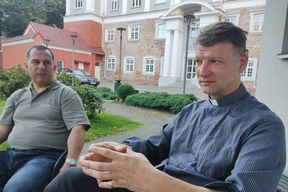Pýtajú sa nás, čo sa to s vami Slovákmi deje. Veď vy ste boli prví, ktorí sa zastali Ukrajiny