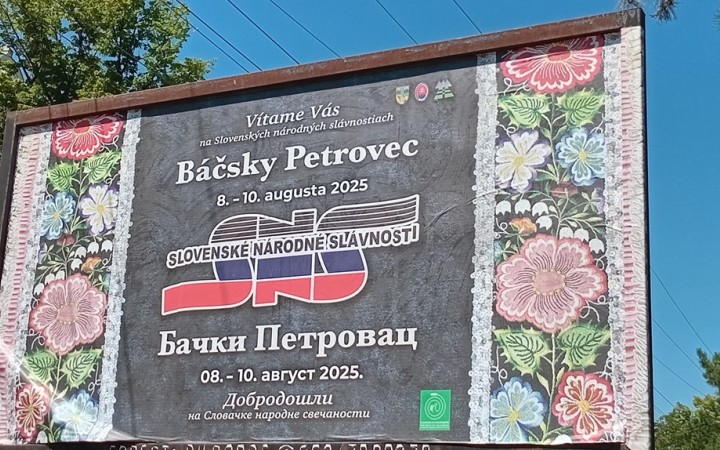 Je to vnútroštátna záležitosť Srbska, tvrdí Fico. Opozícia kritizuje nečinnosť vlády