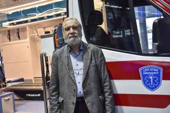 Záchrankový tender je politické divadielko pre verejnosť. Ale ľudia ani nevedia, v akom luxuse tu žijú