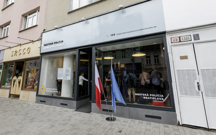 Na Obchodnej ulici v Bratislave otvorili stanicu mestskej polície