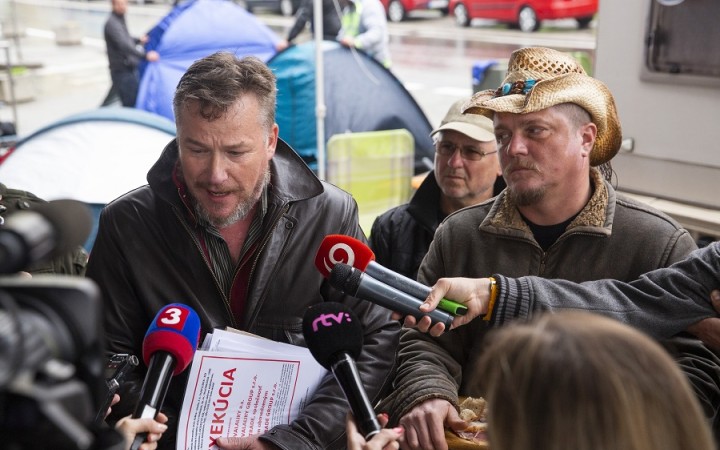 Farmári z protestov zakladajú stranu Máme toho dosť!