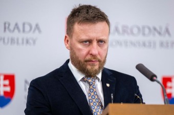 Diplom roztrhám, až keď vyšetrovanie ukáže, že nemám pravdu. Verím Pekovej, nie SAV