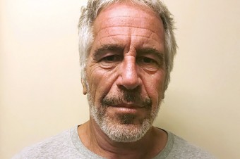 Francúzsko začalo vyšetrovať sexuálne zločiny proti deťom súvisiace s Epsteinom