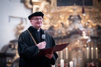 Dekana odvolali druhýkrát, rektorka mu rozhodnutie chcela doručiť, skončilo sa to vypáčením dverí