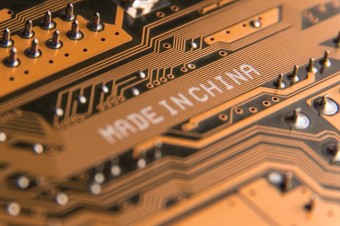 Čo stojí za dominanciou Pekingu v postfosílnych technológiách