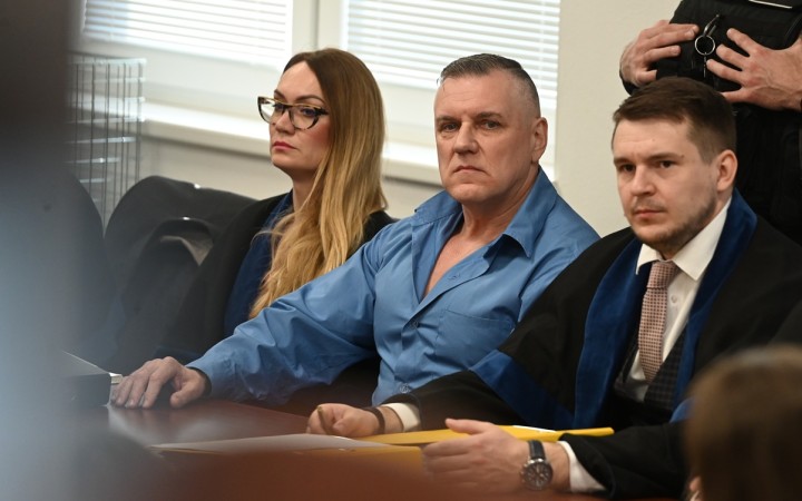 Mal tendenciu manipulatívnym spôsobom získať čo najlepšiu pozíciu. Chodieval na duchovné služby