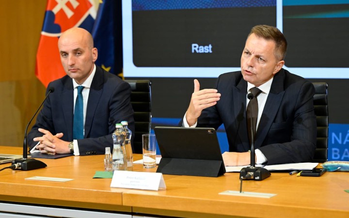 Konsolidácia výrazne zabrzdí ekonomiku, krajina pre ňu príde o 17-tisíc pracovných miest