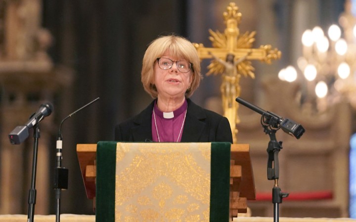 Za arcibiskupku z Canterbury zvolili londýnsku biskupku Sarah Mullally