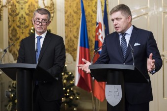 Babiša s Ficom porovnávajú. No ANO nevládlo Česku tak zle ako Smer Slovensku