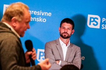 V baštách Smeru sa ich pýtajú, či by vôbec dovládli. O novele ústavy radšej mlčia