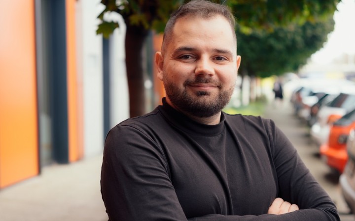 Význam má ako surovina v priemysle, spaľovať ho na výrobu energie je ekonomický nezmysel