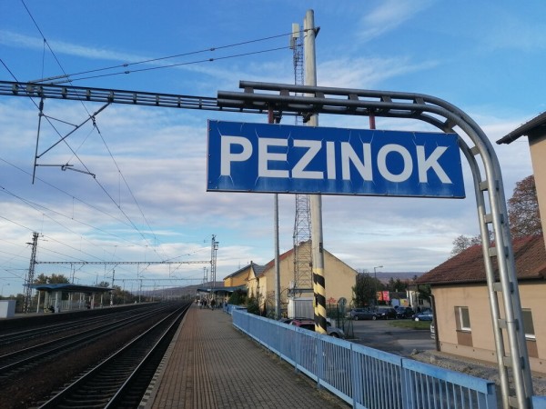 Keď prichádza búrka, mŕtvi kričia hlasnejšie