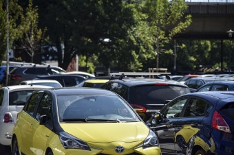 Petržalka zavádza od novembra pilotný parkovací systém