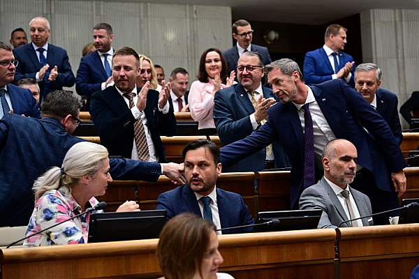 Európska komisia začala konanie proti Slovensku pre novelu ústavy
