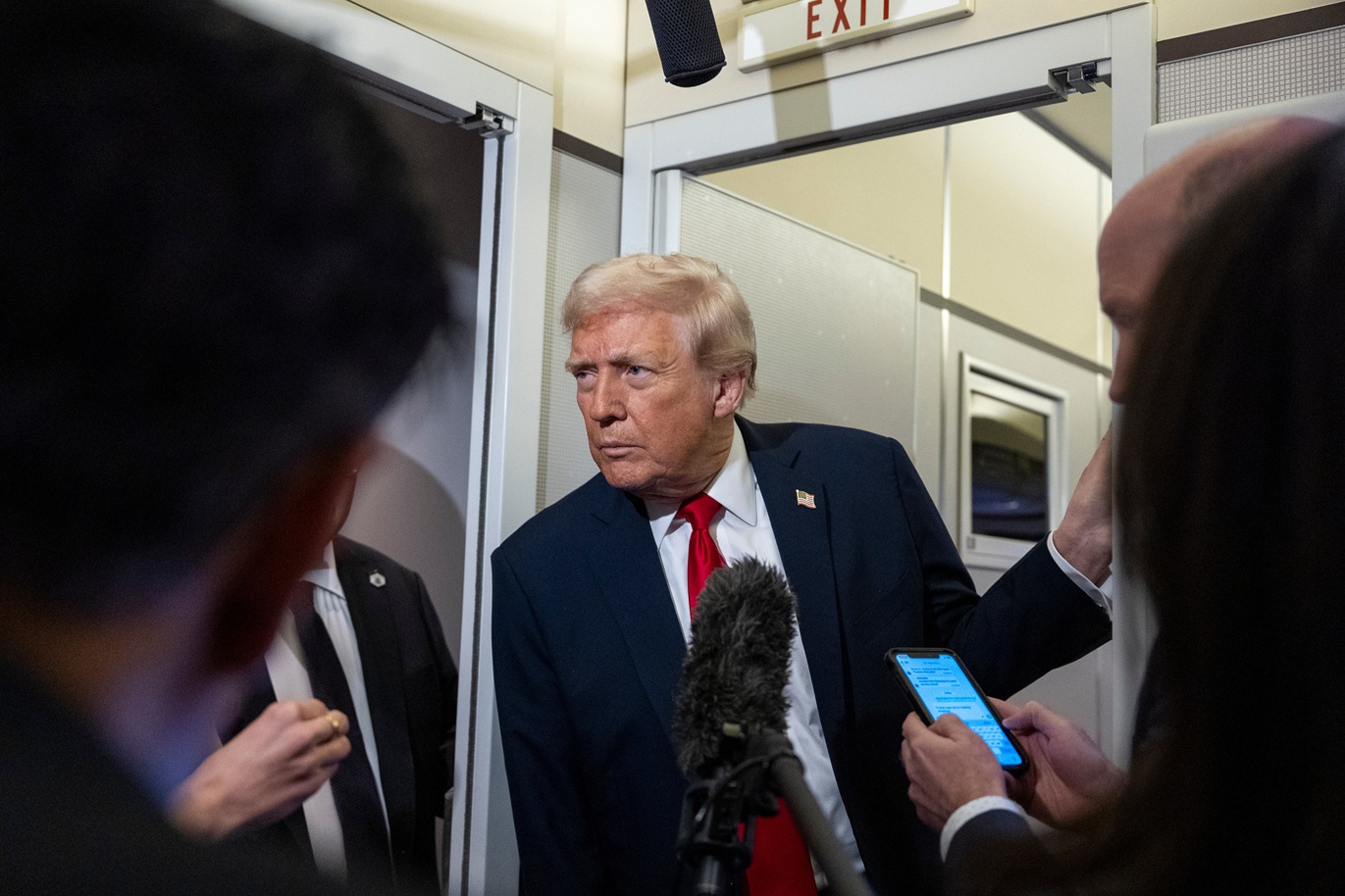 Rusko s&uacute;hlasilo s určit&yacute;mi &uacute;stupkami, vrav&iacute; Trump. Zelenskyj priv&iacute;tal princ&iacute;py nov&eacute;ho n&aacute;vrhu
