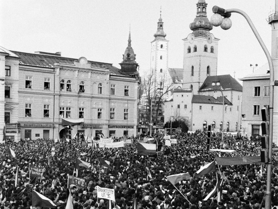 Odpor komunistickej strany zlomil generálny štrajk
