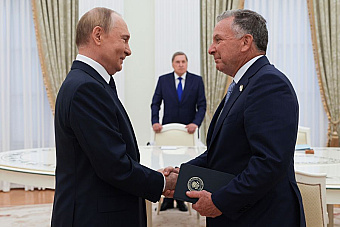 Vojny riešia kamaráti z branže, starí diplomati sa stali nepotrebnými a diskrétnosť zmizla