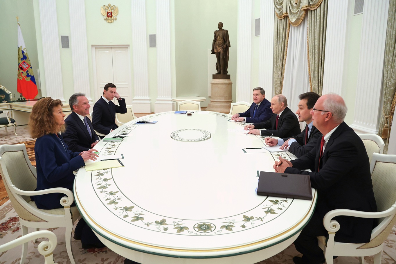 Kremeľ hlási, že s USA nedosiahli kompromis. Putin pred stretnutím pohrozil Európe