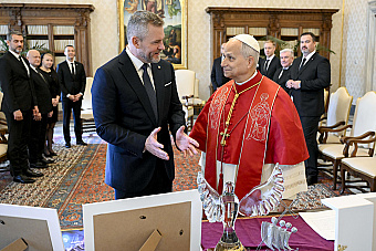 Za rok je sociálny demokrat Pellegrini vo Vatikáne už piaty raz. Prekvapujúce?