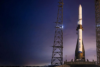 SpaceX má už zrejme skutočnú konkurenciu a prečo Rusi posádku do vesmíru tak skoro nevyšlú