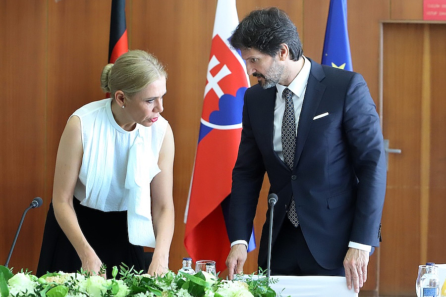 Do príjmov sa budú rátať aj dividendy. Kaliňák odmieta, že by zavádzanie systému sprevádzal chaos
