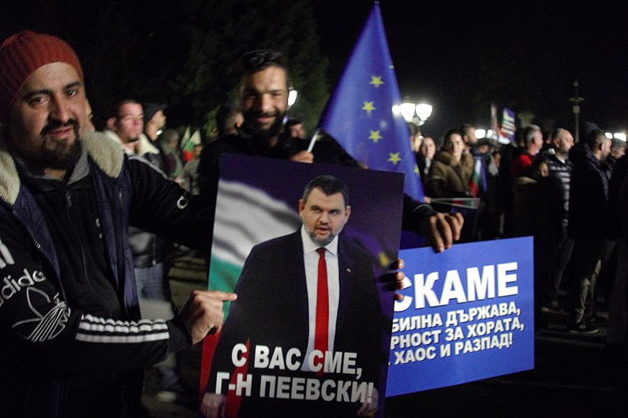 Bulharský oligarcha z tureckej strany Bulharov vytáča, ale má aj svojich fanúšikov