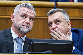 Koalícia presadila expresné prerokovanie vráteného zákona. Danko sa hádal s poslancami PS, podľa opozície bol opitý