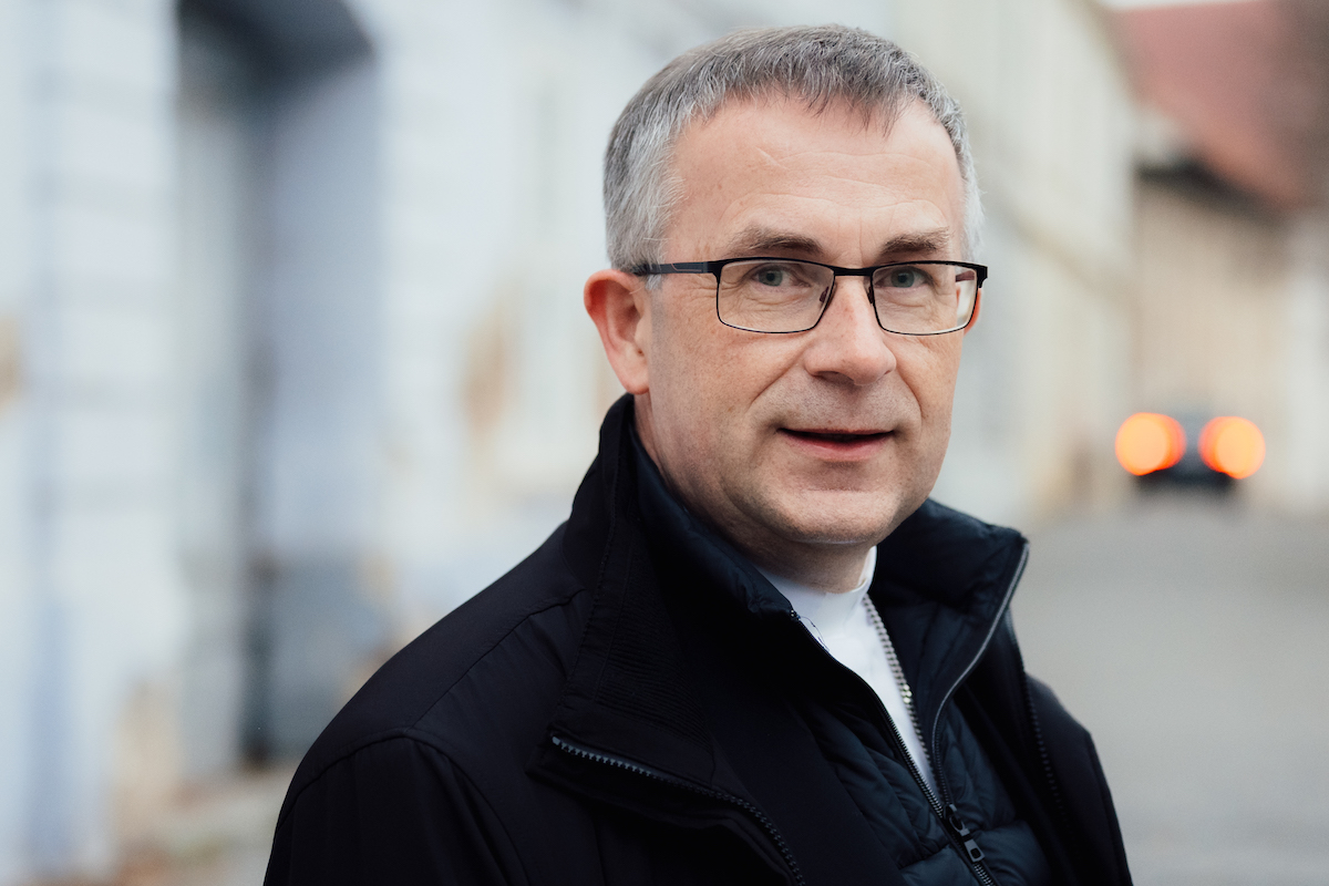 Ľudia s&uacute; hladn&iacute; po duchovne, len im ho možno nepon&uacute;kame v str&aacute;viteľnej podobe