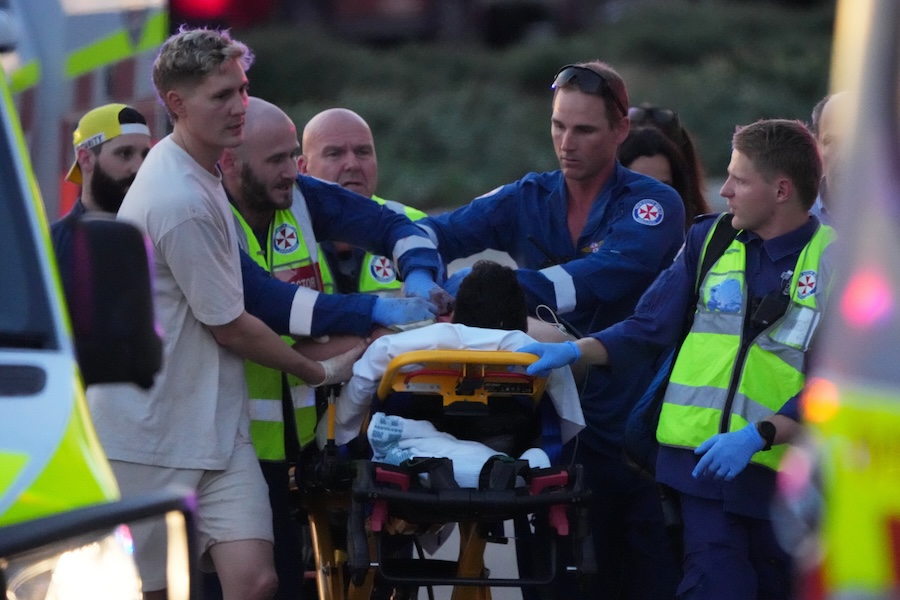 Medzi mŕtvymi je aj Slovenka. Počet obet&iacute; streľby počas osl&aacute;v Chanuky v Sydney st&uacute;pol na 16