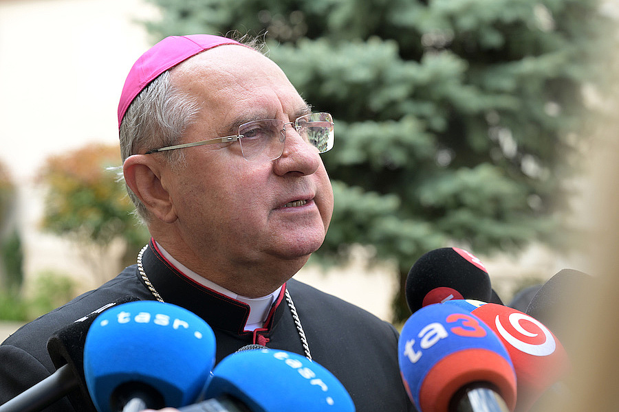 Medializovanie nevníma pozitívne, potvrdil podporu biskupov generálnemu sekretárovi