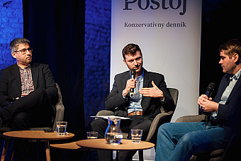 Naši biskupi pôsobia ako súčasť štátneho establišmentu, pápež Lev zatiaľ vyvažuje